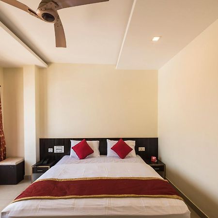 Hotel OYO 9918 Sri Venkatesha Residency Chikmagalūr Exterior foto