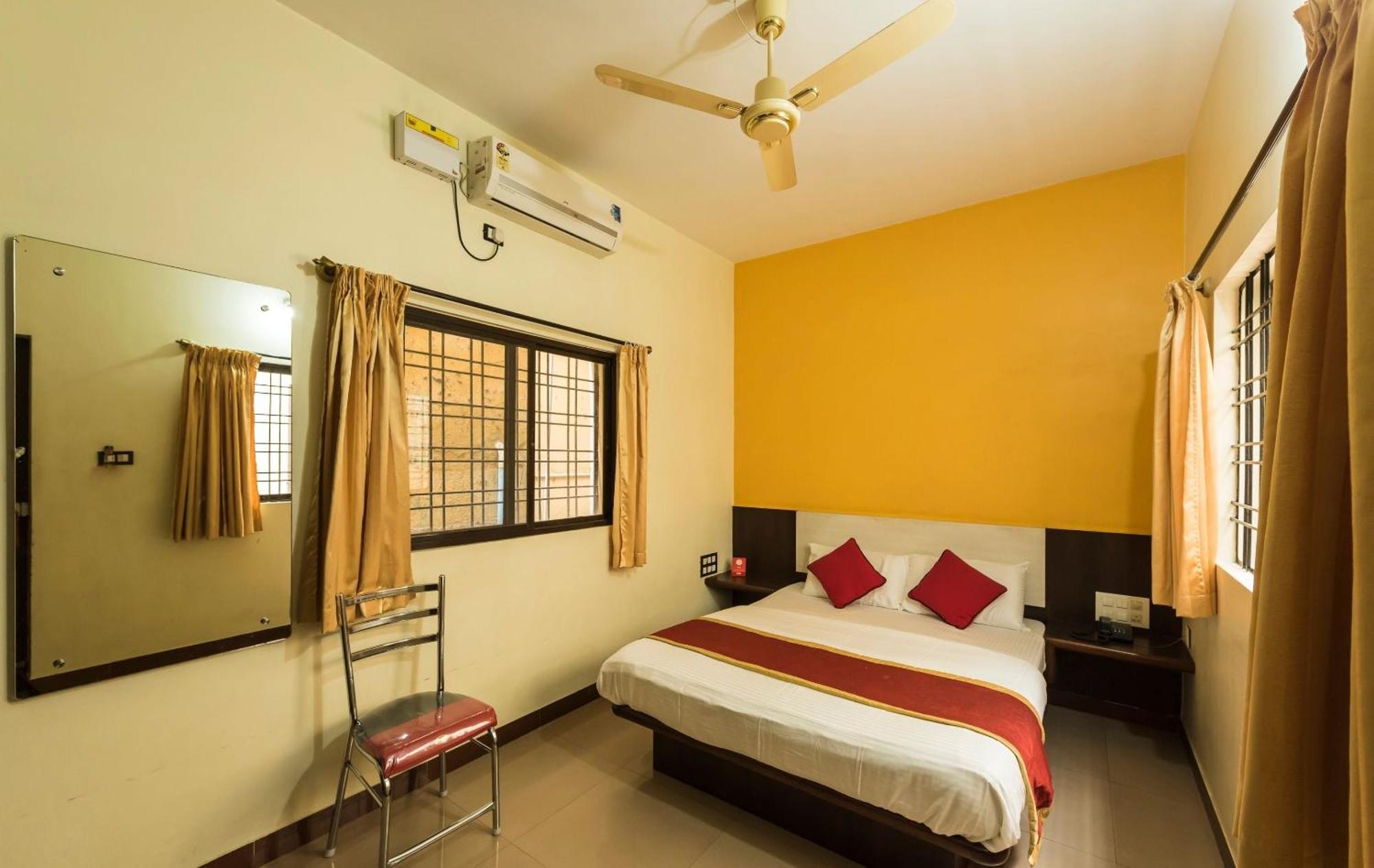 Hotel OYO 9918 Sri Venkatesha Residency Chikmagalūr Exterior foto