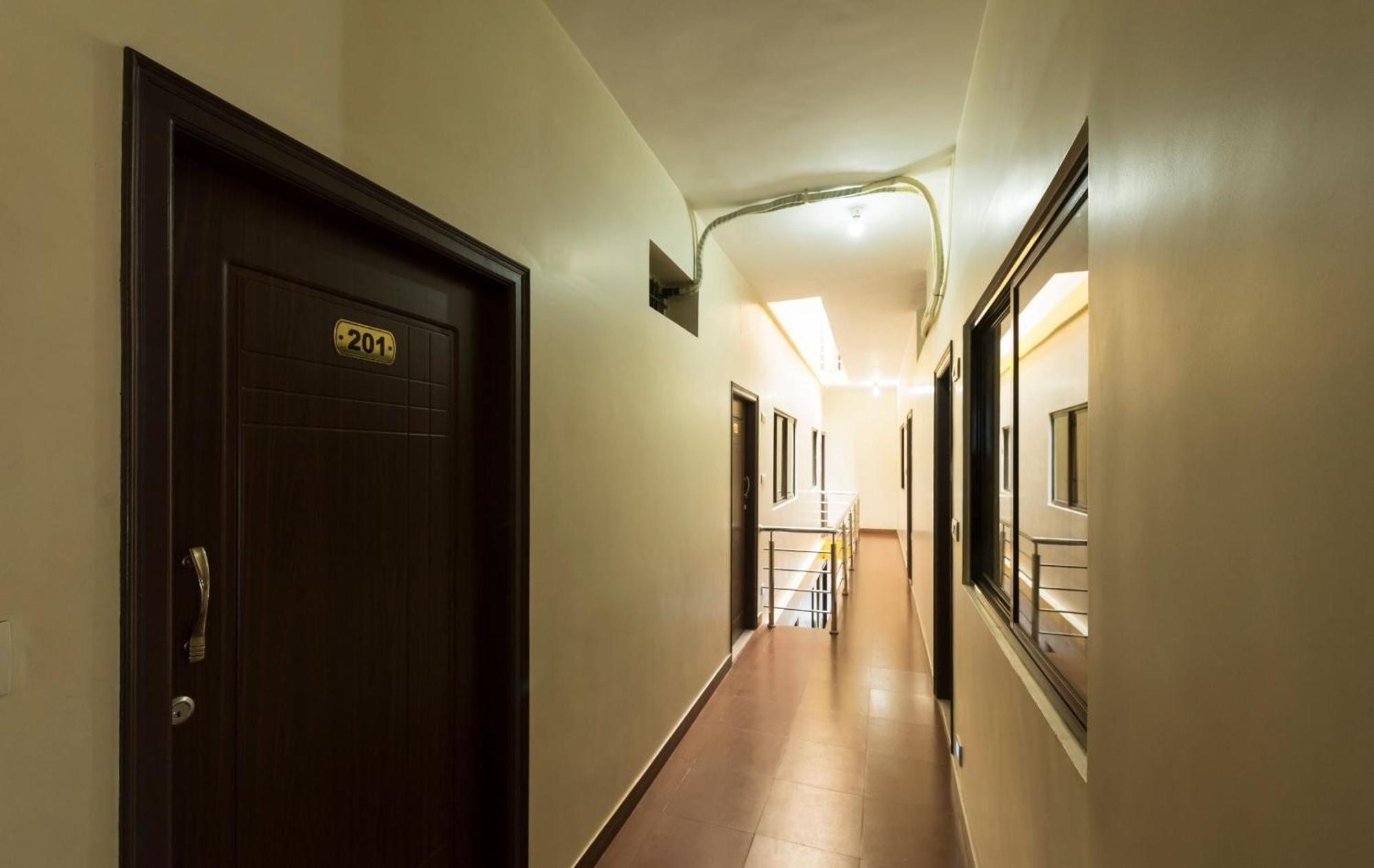 Hotel OYO 9918 Sri Venkatesha Residency Chikmagalūr Exterior foto