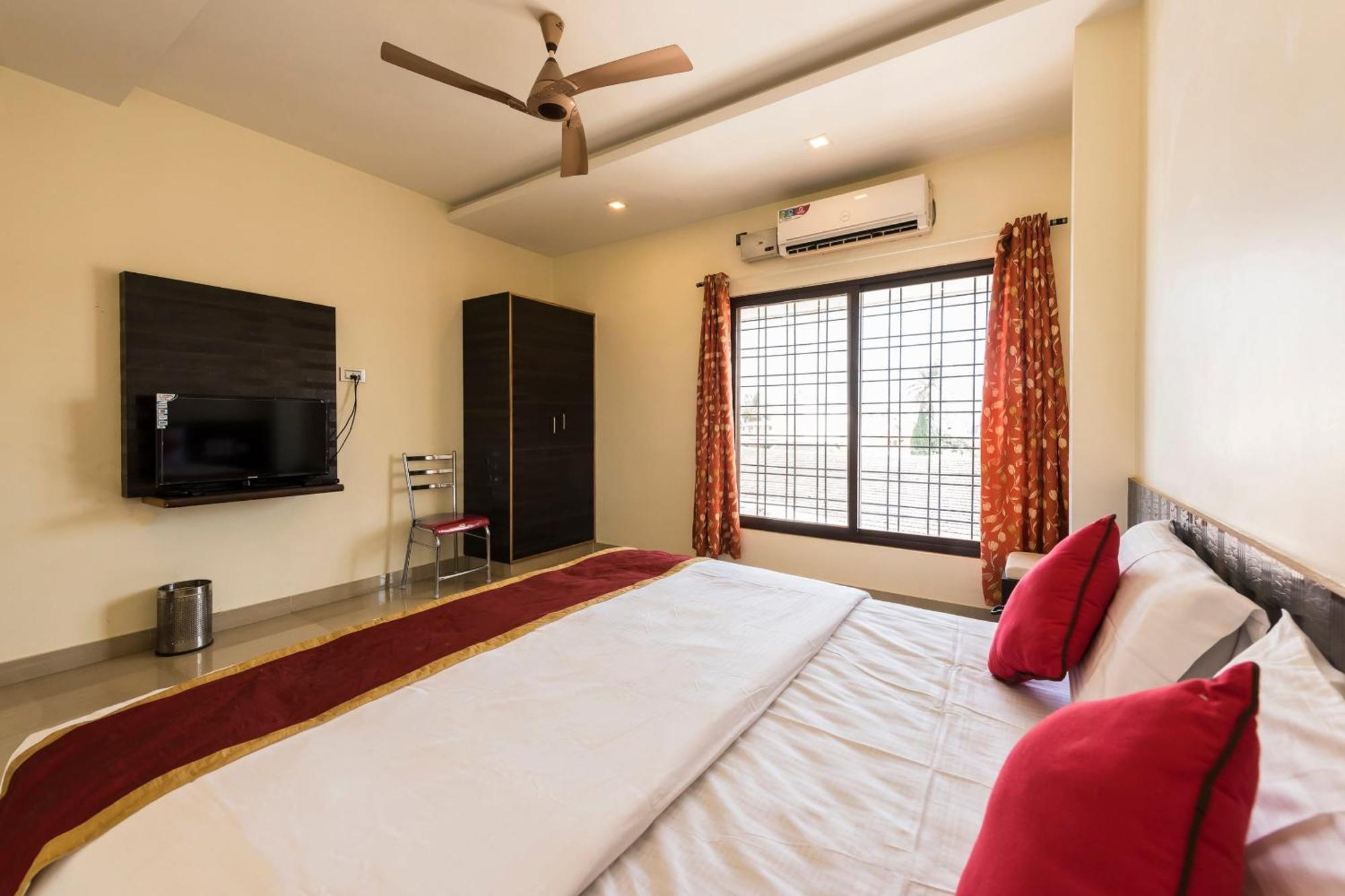 Hotel OYO 9918 Sri Venkatesha Residency Chikmagalūr Exterior foto