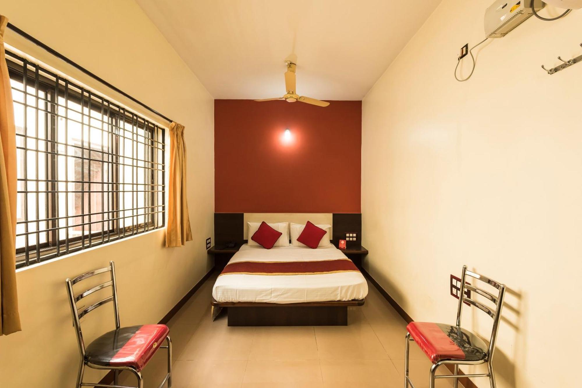Hotel OYO 9918 Sri Venkatesha Residency Chikmagalūr Exterior foto
