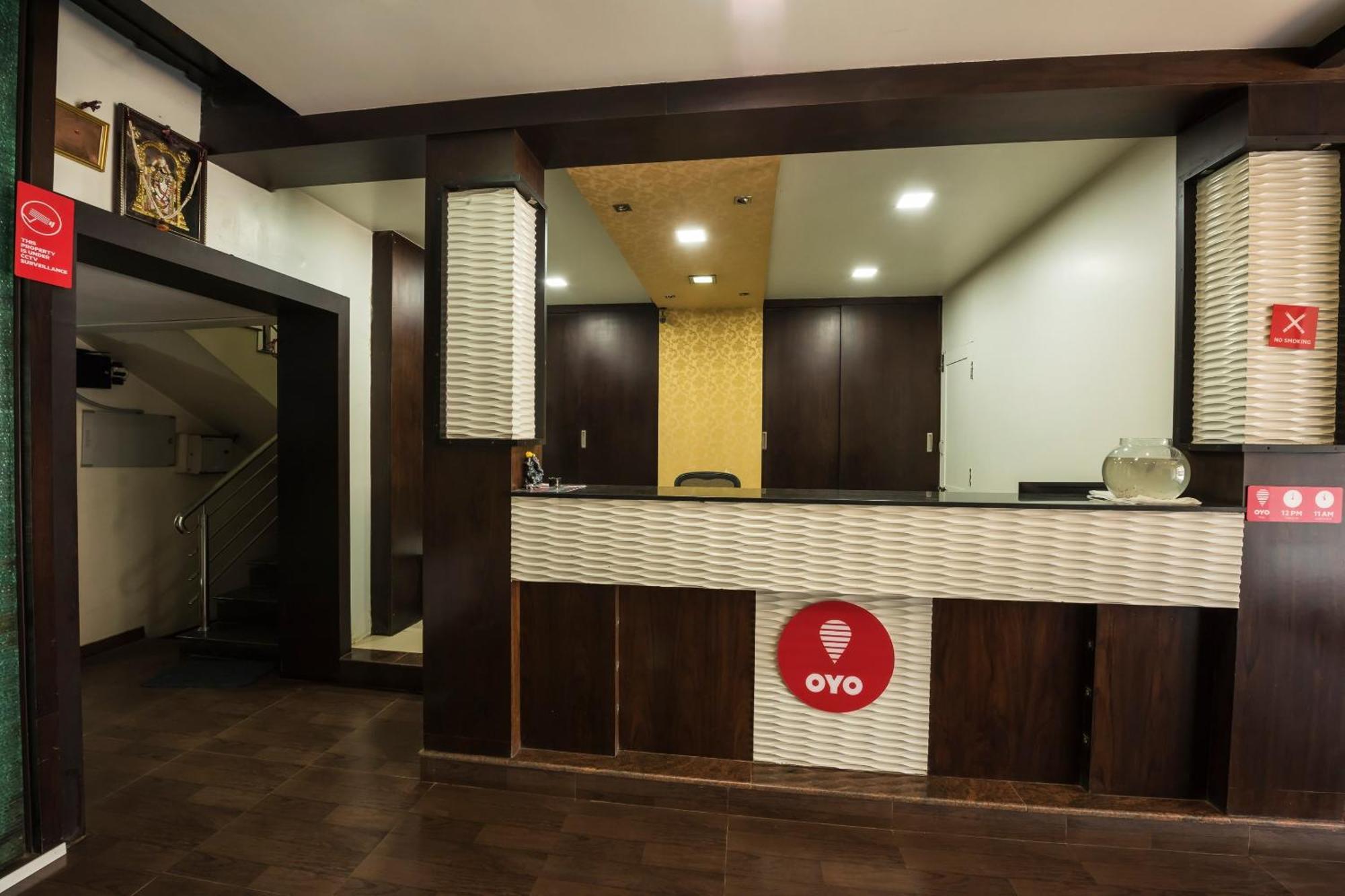 Hotel OYO 9918 Sri Venkatesha Residency Chikmagalūr Exterior foto